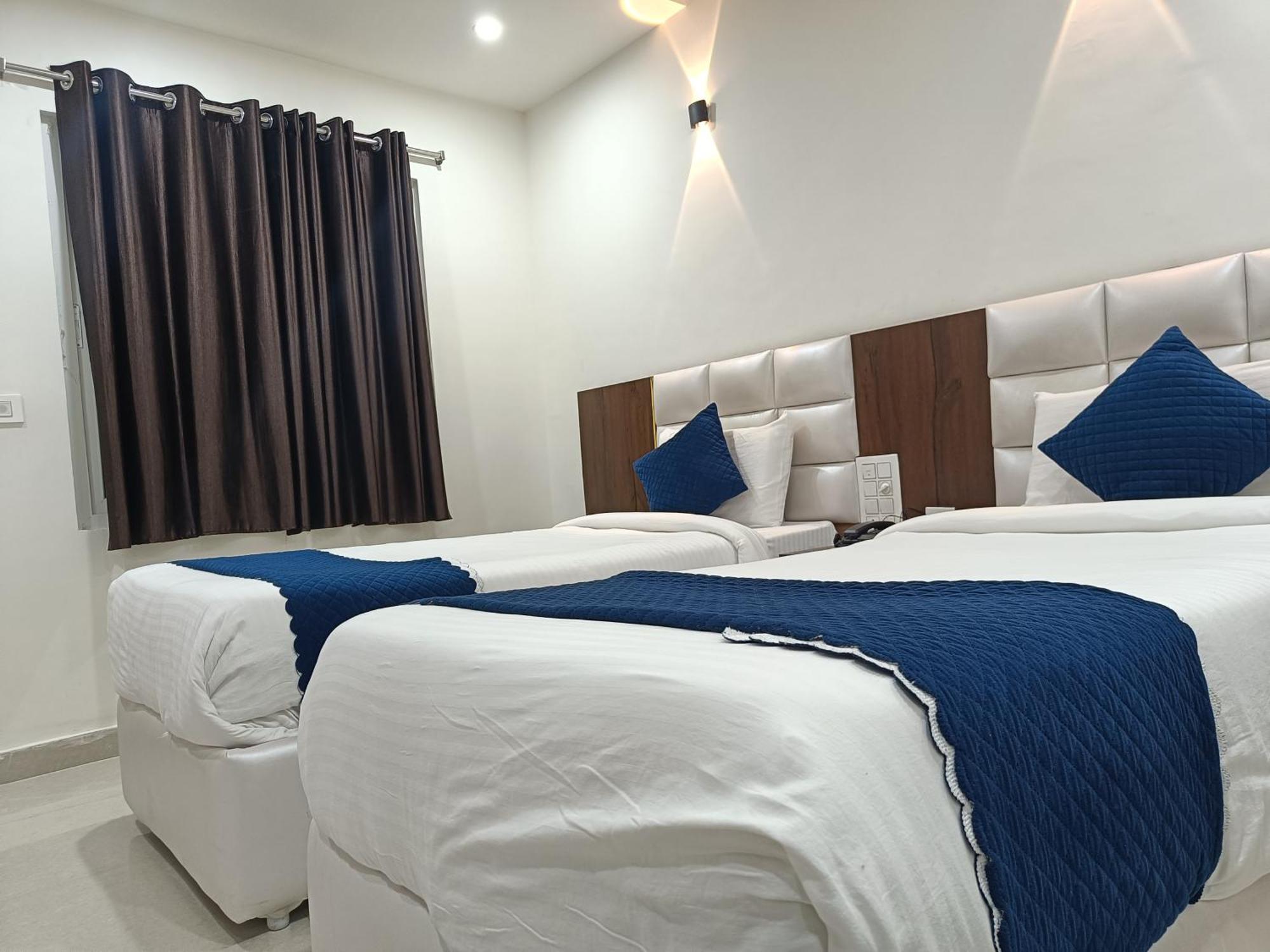 Hotel Skyland Варангал Екстериор снимка