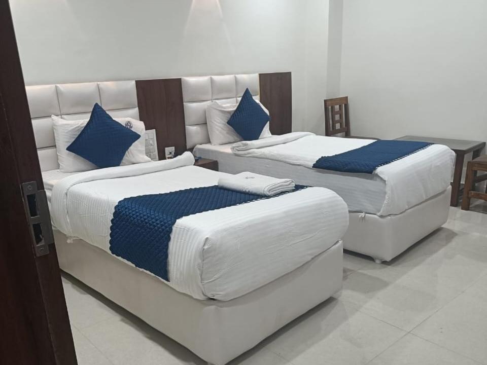 Hotel Skyland Варангал Екстериор снимка