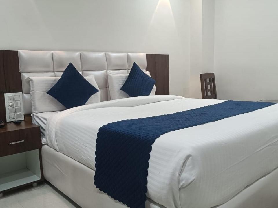 Hotel Skyland Варангал Екстериор снимка
