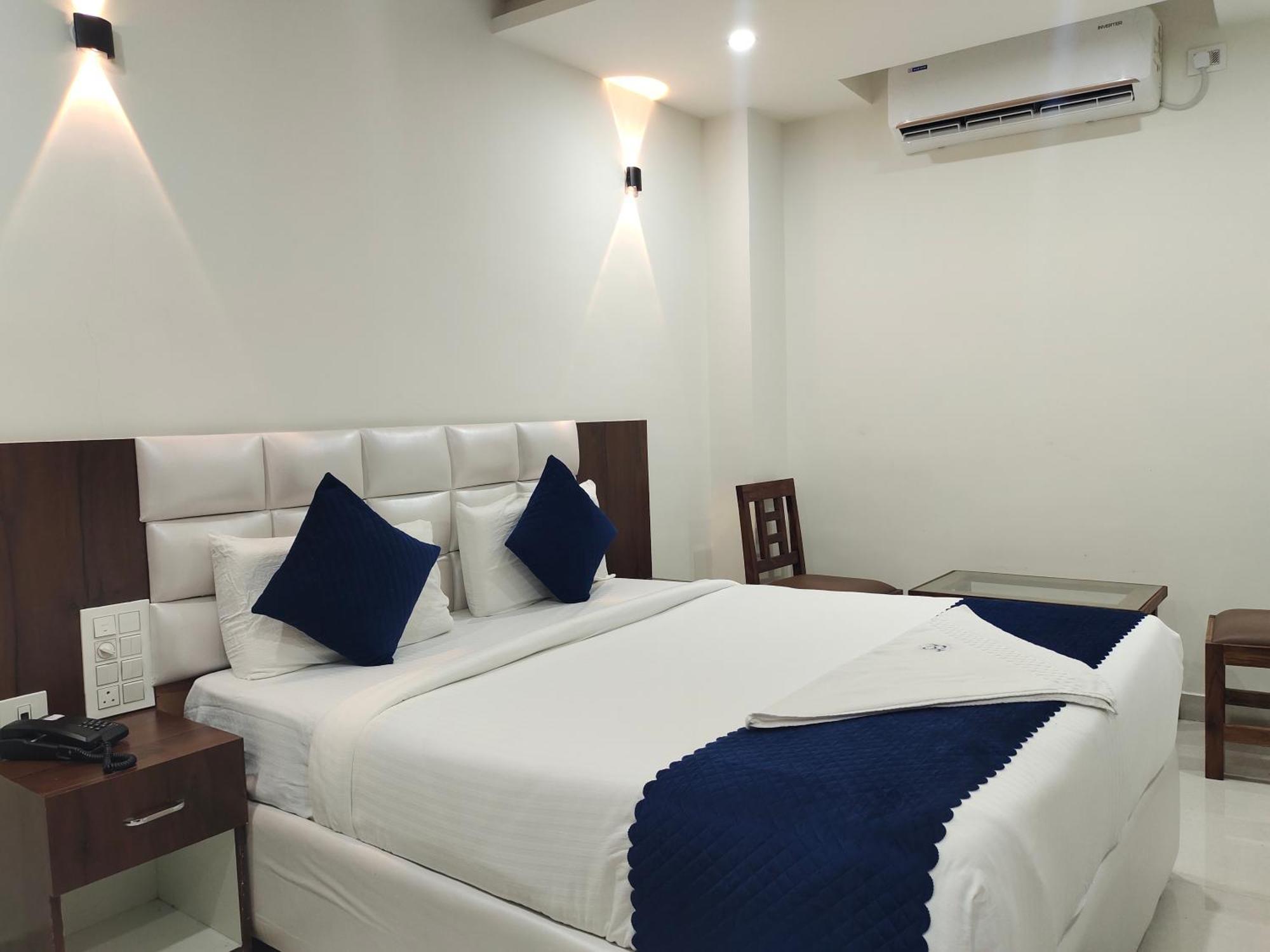Hotel Skyland Варангал Екстериор снимка