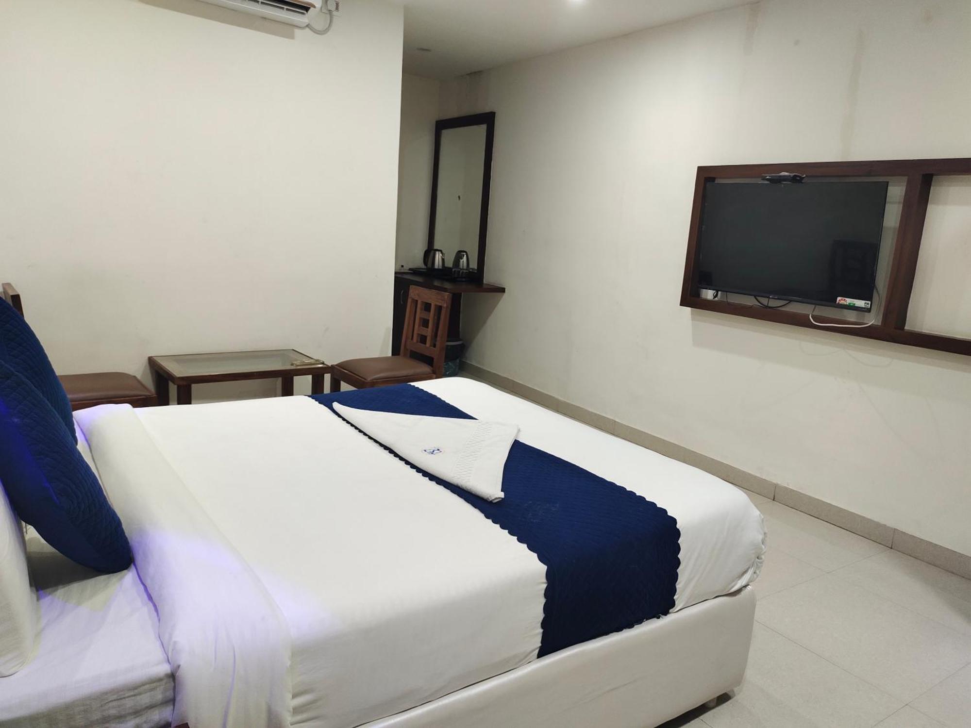 Hotel Skyland Варангал Екстериор снимка