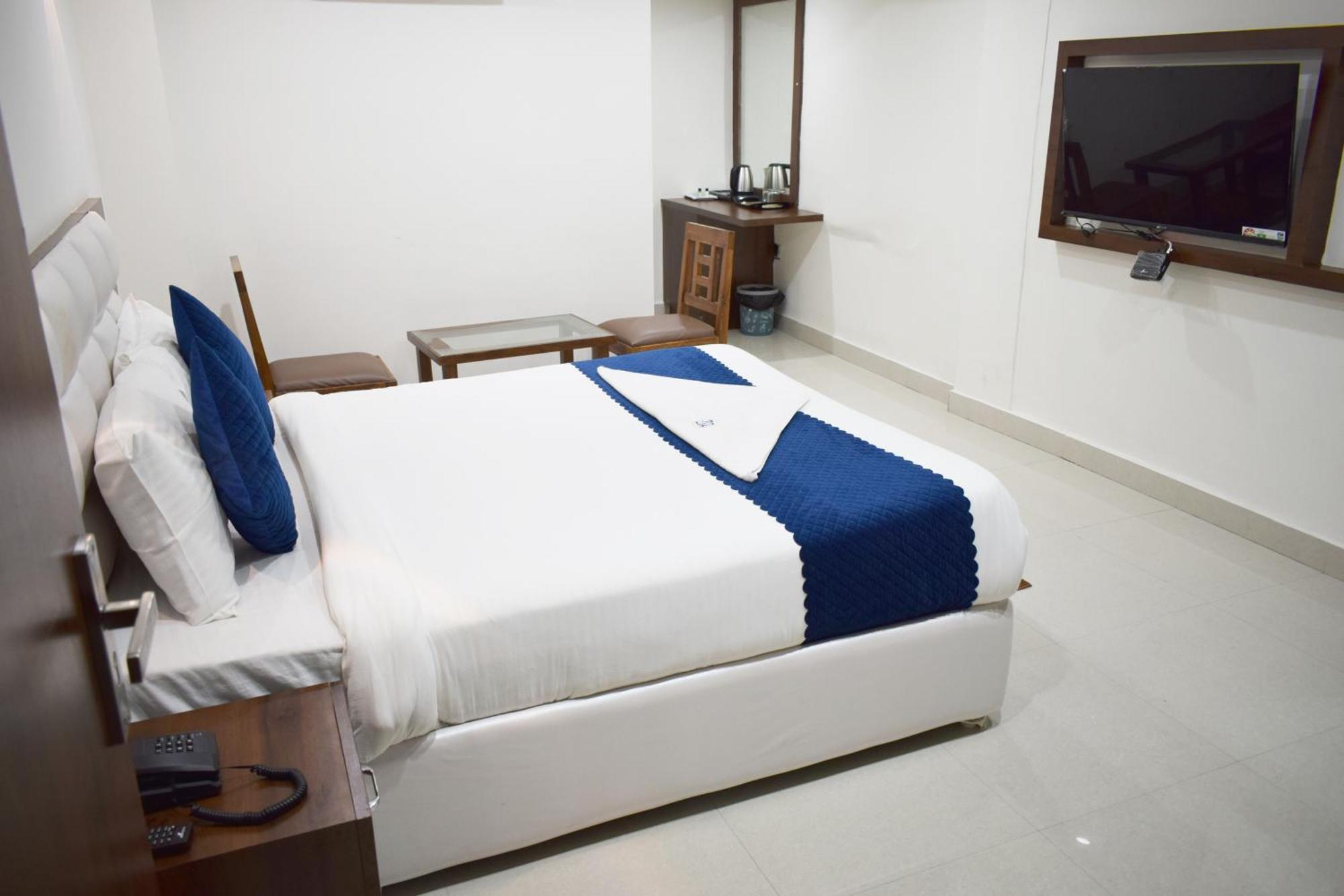Hotel Skyland Варангал Екстериор снимка